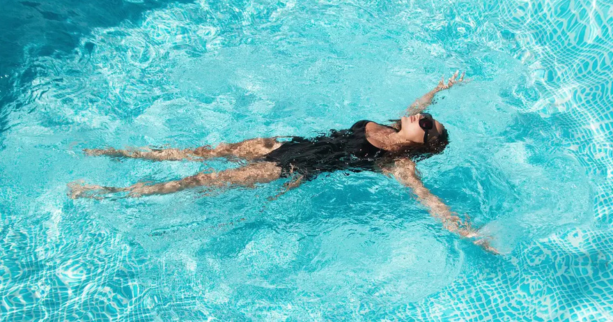 Dive into Better Brain Health: The Three Benefits of Swimming