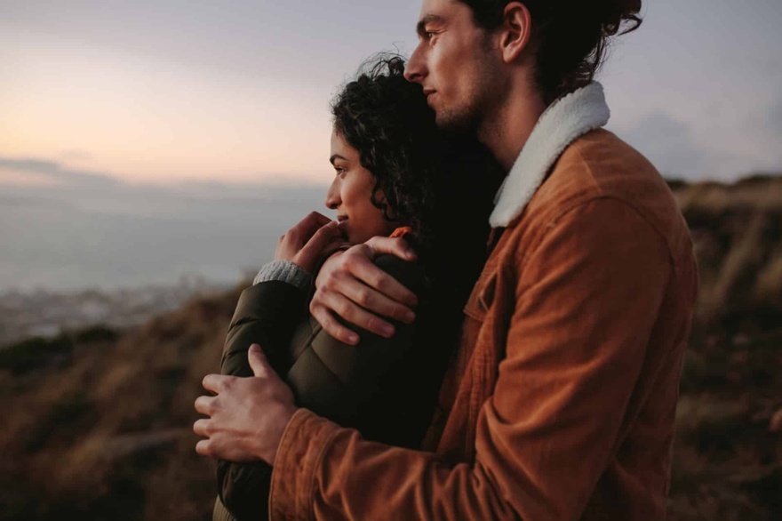 6+1 Signs That Someone Has Feelings for You