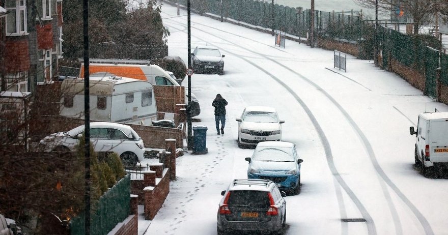 Wall of snow to batter UK in days – here are the only areas that will escape flurries