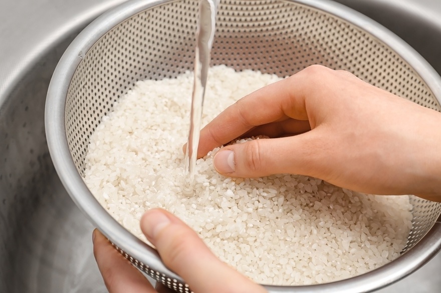 There’s a Reason Your Rice Cooker Came With a Paddle- Here’s How To Use It