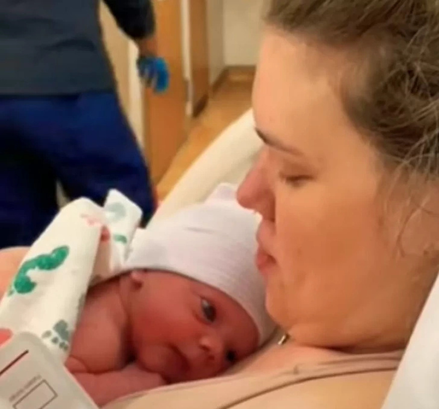 A Newborn RAISES His Head to Look at His Mom