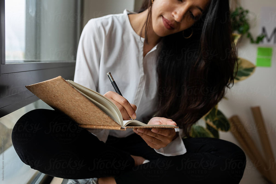 The Positive Effects of Journaling on Psychology: How Writing Can Improve Mental Health