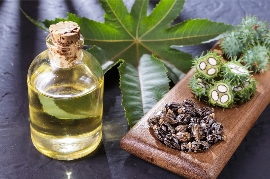 If you’re not using castor oil, you’re missing out. Here are 7 things you need to know