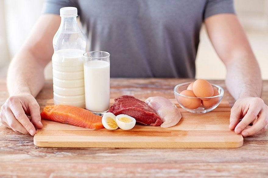 How Much Protein Should You Consume? The Pros, Cons, and Finding a Balance