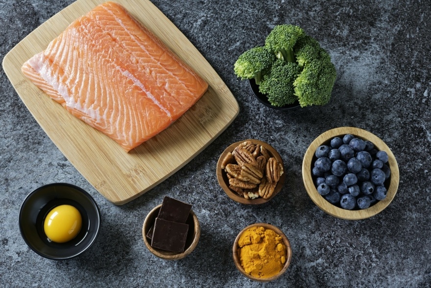 How Much Protein Should You Consume? The Pros, Cons, and Finding a Balance