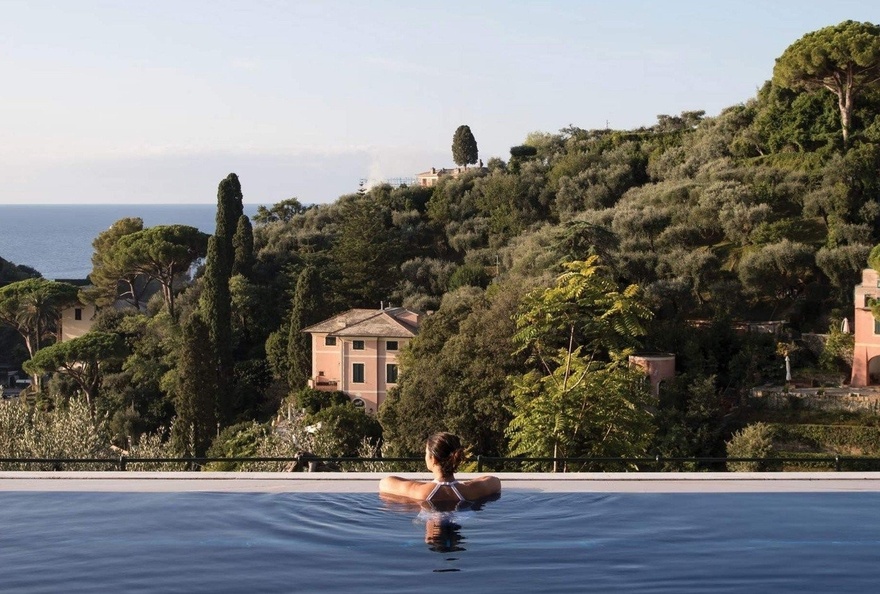 Spectacular Rooftop Pools: The 6 Most Breathtaking Pools in the World