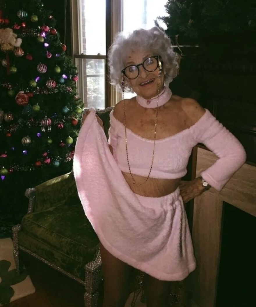 Granny Helen, at 90 years old, has captured the hearts of the Internet and has become a true celebrity