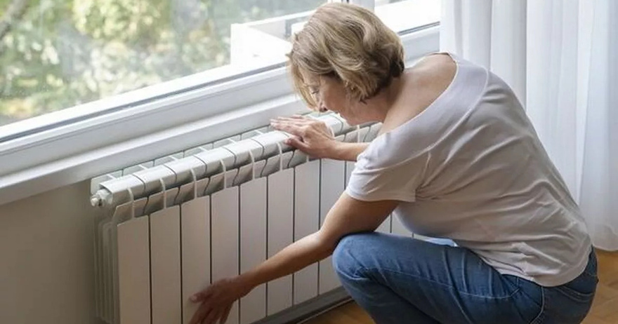 Get radiators ‘hotter faster’ by following plumber’s three simple steps