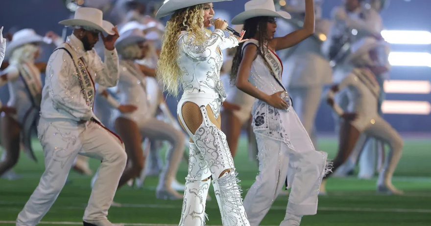 Beyonce Performs ‘Cowboy Carter’ at NFL Christmas Halftime Show With Blue Ivy, More Surprise Guests