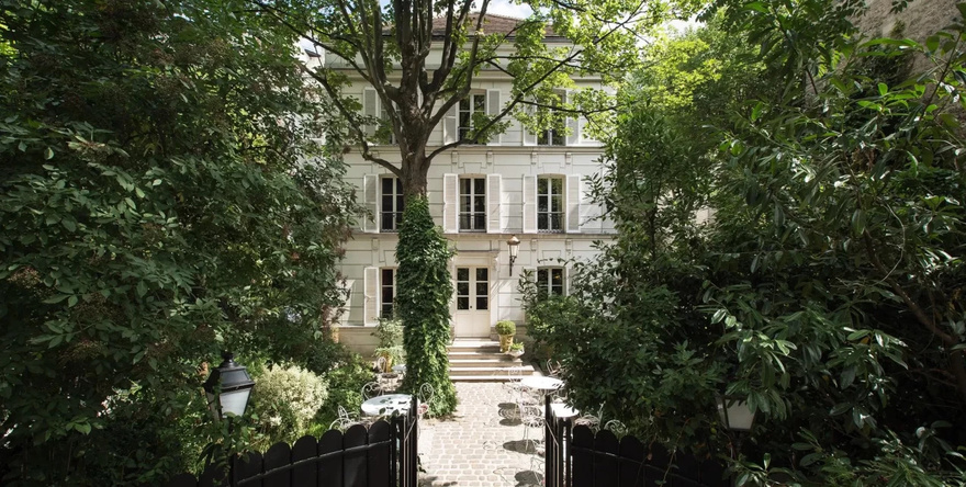 Paris Secrets: Discovering the Hidden Gardens of the City of Light