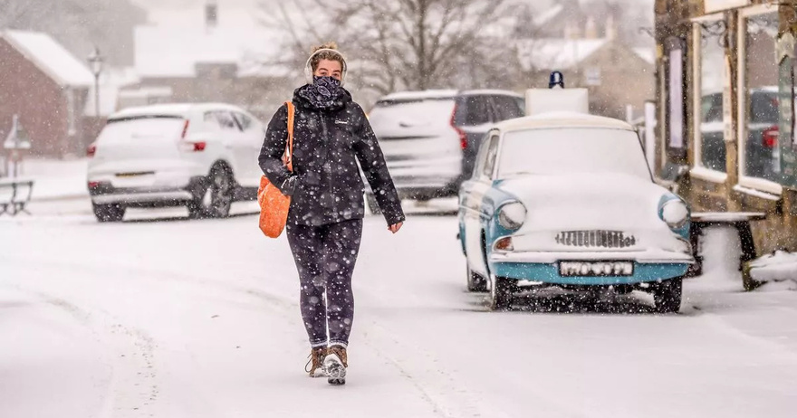 Met Office issues huge new 530-mile snow warning as new big freeze to hit UK