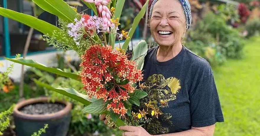 Fans criticize Roseanne Barr’s messy living situation after she posts a photo of her bed.