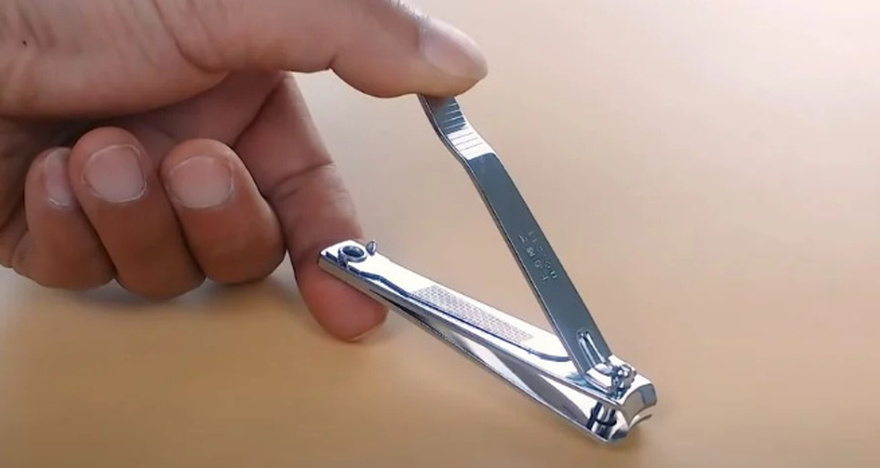 The “small round hole” on the nail clipper has special and powerful uses