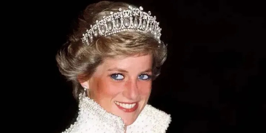 NEVER-BEFORE-SEEN Photographs of Princess Diana, one of the world’s most photographed individuals