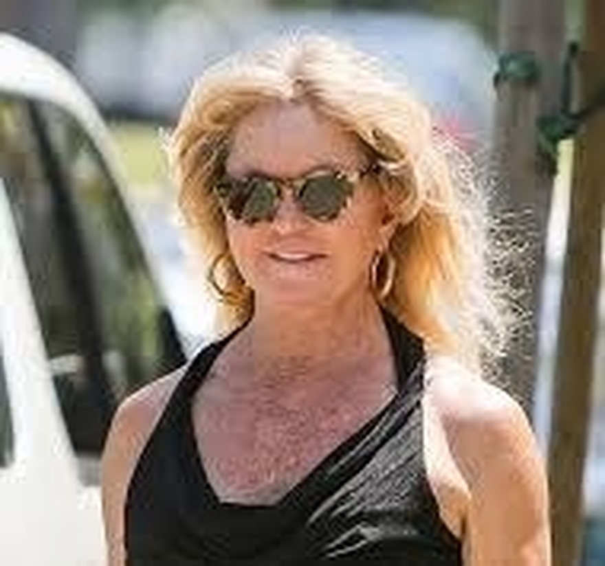 Goldie Hawn’s shocking No-makeup Photos!