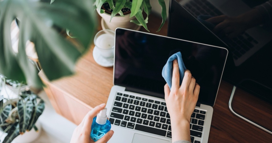 How to Clean Your Computer Screen in 5 Easy Steps