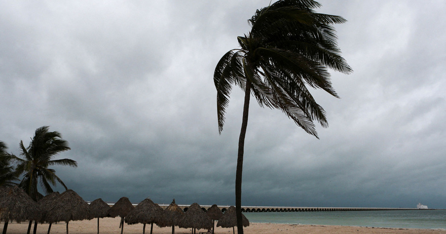 Jail in Hurricane Milton extreme danger zone will not evacuate 1200 inmates despite death warnings.