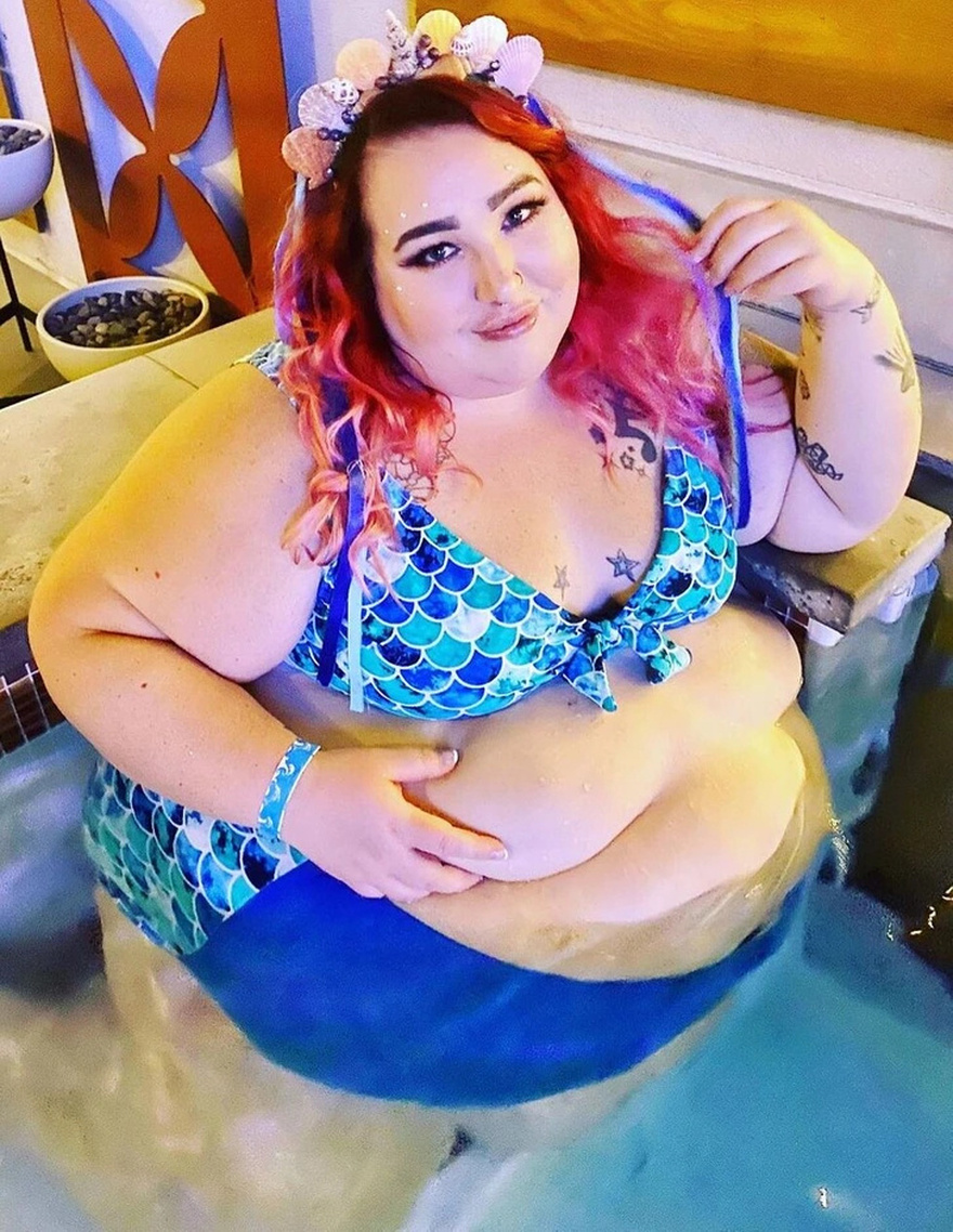 A Plus-Size Influencer Silences Critics Who Said She Makes People Uncomfortable When Wearing Bikini