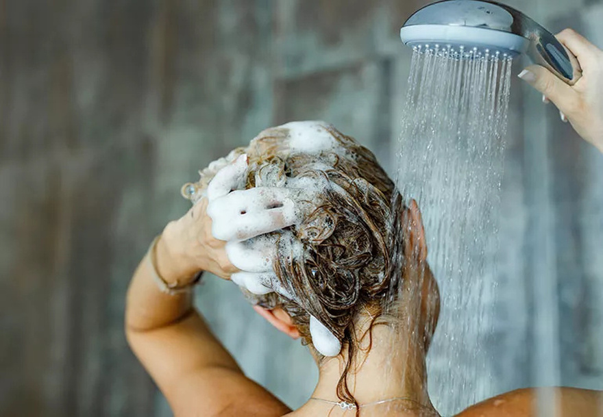 5 Common “Don’ts” in Shampooing Your Hair That Can Cause Hair Loss