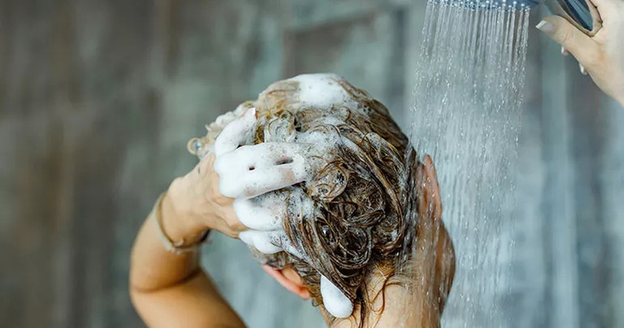 5 Common “Don’ts” in Shampooing Your Hair That Can Cause Hair Loss