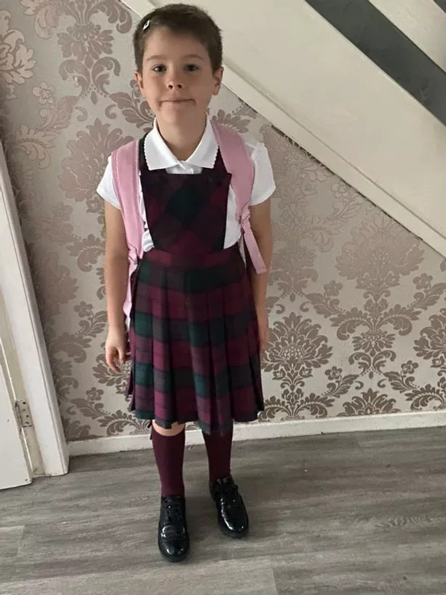 7-Year-Old Defies Norms by Wearing Girls’ Clothes to School and Receives Support From Friends