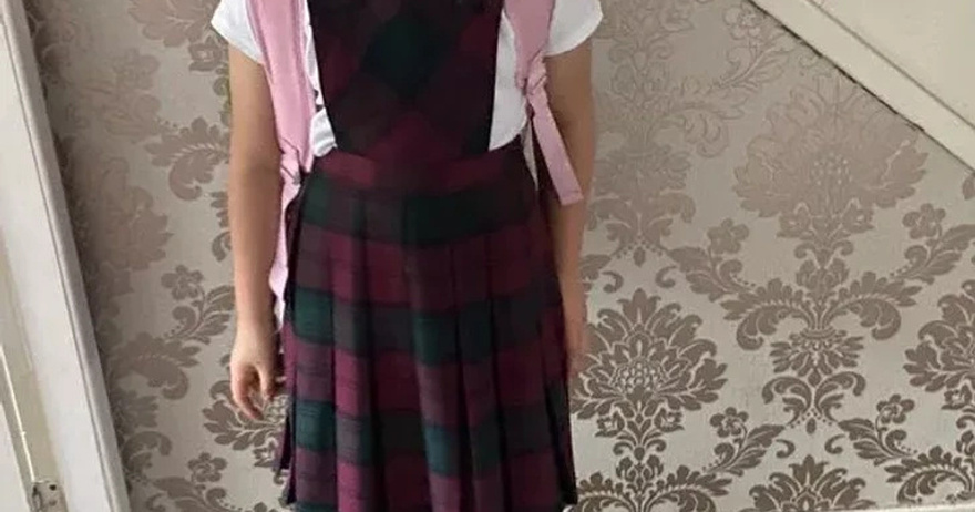 7-Year-Old Defies Norms by Wearing Girls’ Clothes to School and Receives Support From Friends