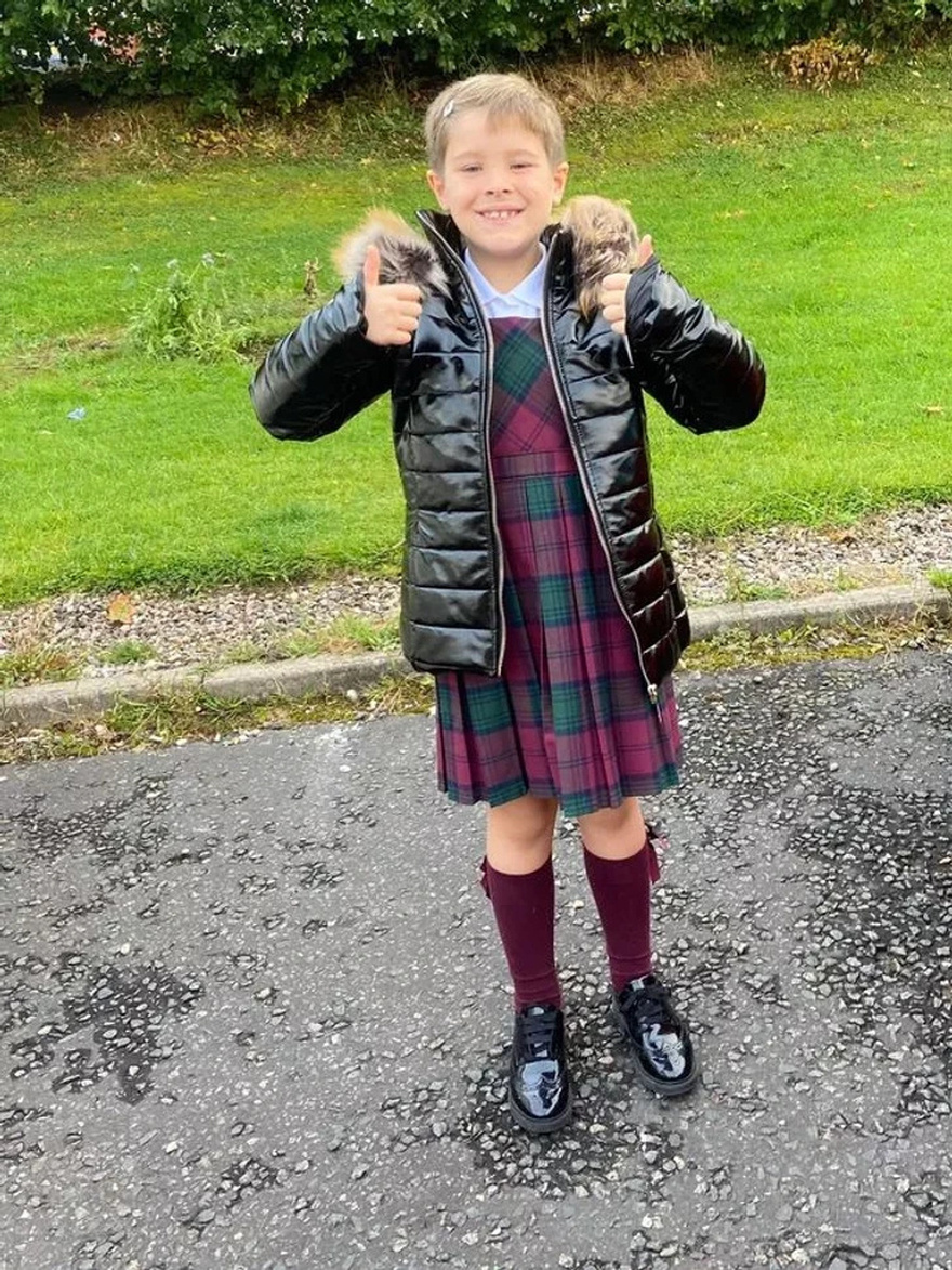 7-Year-Old Defies Norms by Wearing Girls’ Clothes to School and Receives Support From Friends