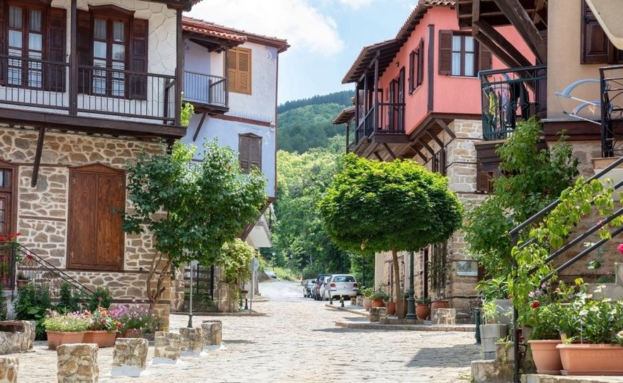 5 Picturesque Villages of Halkidiki Waiting to Be Discovered