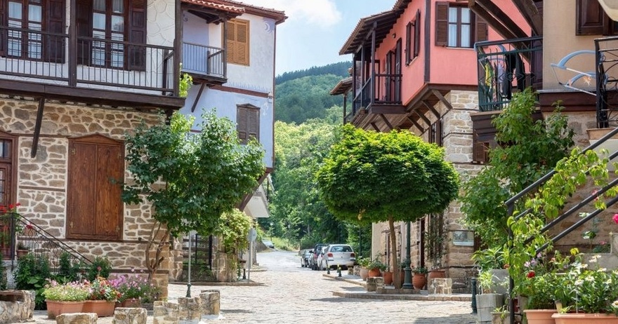 5 Picturesque Villages of Halkidiki Waiting to Be Discovered