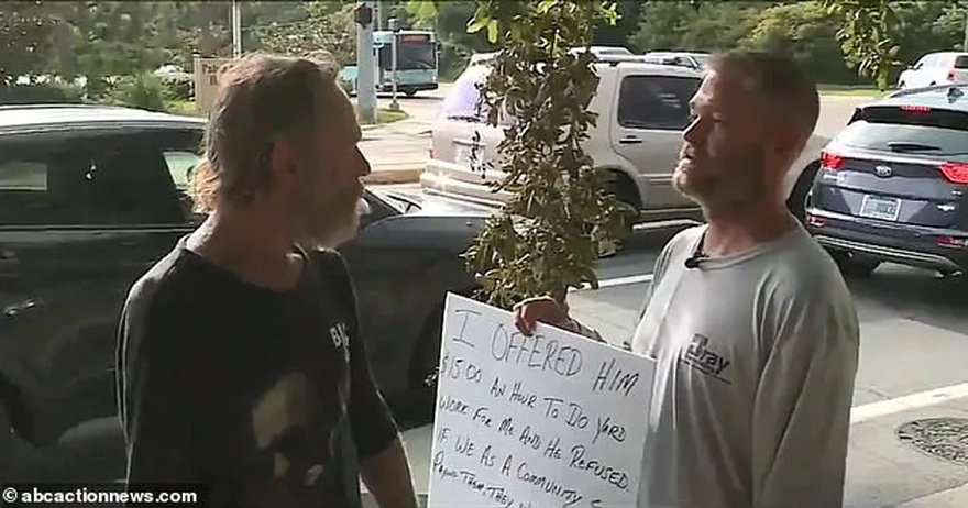 Man Offers Panhandler Honest Work But Gets Turned Down, So He Makes A Sign Of His Own