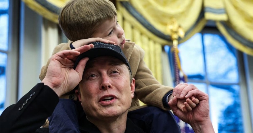 Elon Musk’s cute son X steals show in Oval Office with President Trump… but mum Grimes was not happy