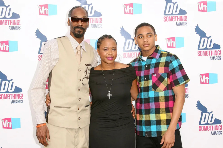 Snoop Dogg’s Grandkid Who Passed away Lives on in Memory – Meet His 7 Grandchildren