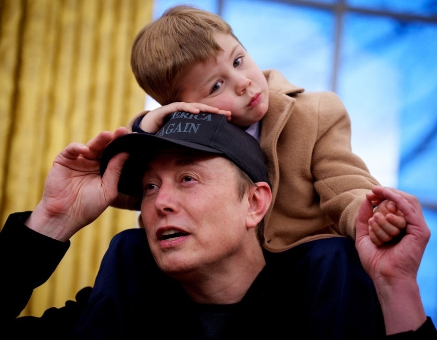 Elon Musk slammed over video that apparently shows him ‘abandoning’ his 4-year-old son, but another angle tells a different story