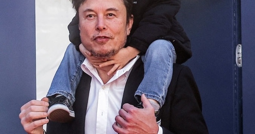 Elon Musk slammed over video that apparently shows him ‘abandoning’ his 4-year-old son, but another angle tells a different story