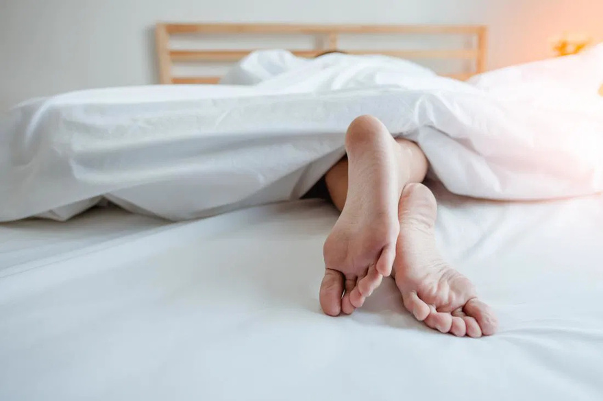 If You Sleep WITHOUT Clothes, There Is A Surprising Effect That It Will Have On Your Body