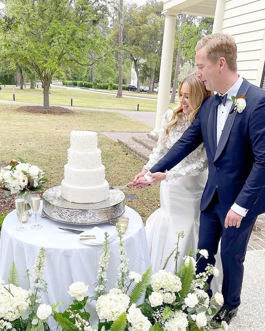 Inside Fox News’ Peter Doocy’s and Hillary Vaughn small wedding that had only 18 people