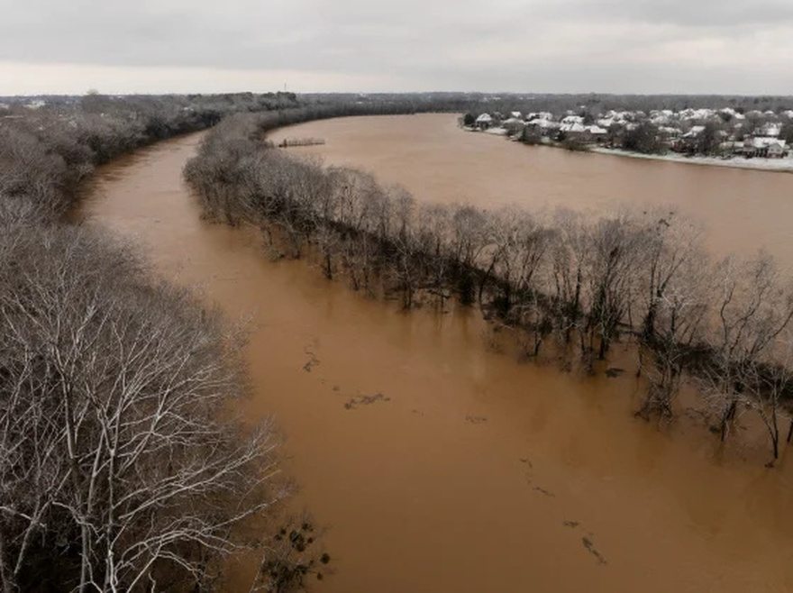 Kentucky faces devastating flooding with more than a thousand rescued and at least 8 dead