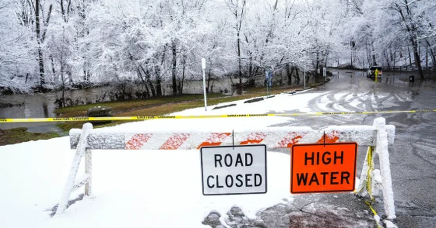 Kentucky faces devastating flooding with more than a thousand rescued and at least 8 dead