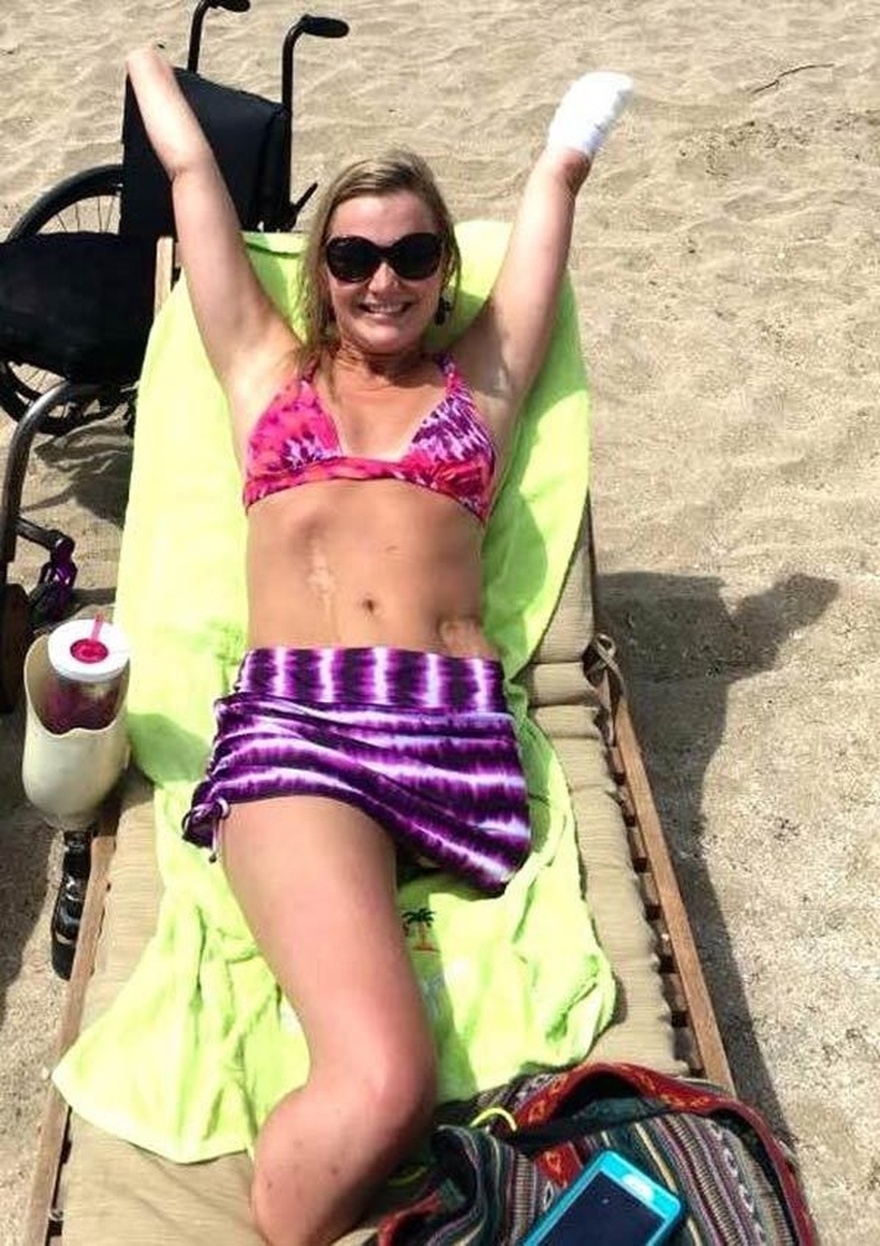 Bikini pic on beach goes viral for optical illusion