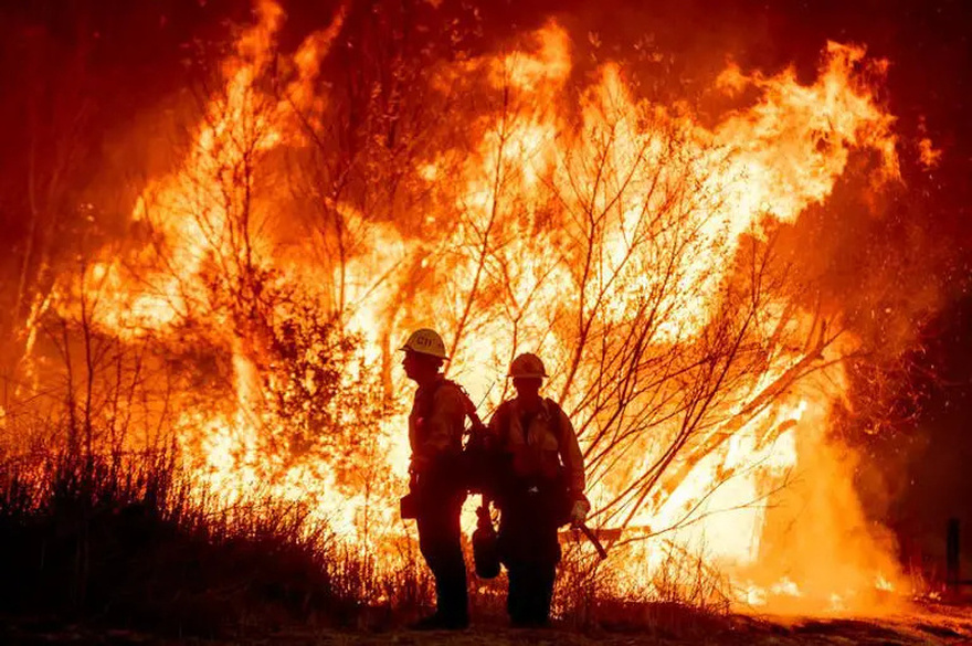 BREAKING: Authorities have arrested a man in connection with the Los Angeles wildfire that has burned over 960 acres