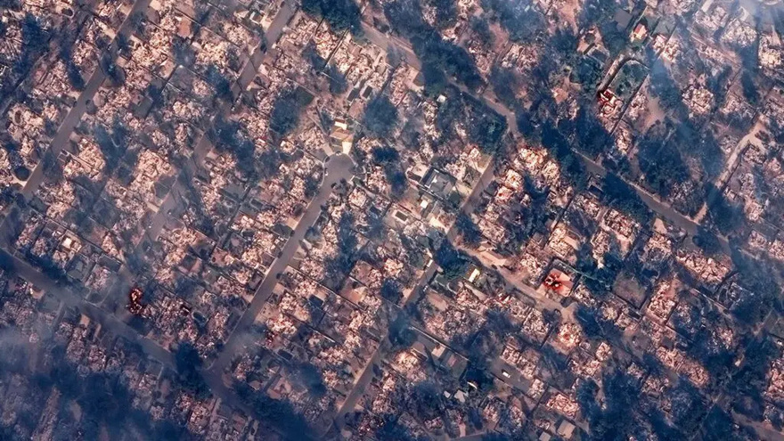 BREAKING: Authorities have arrested a man in connection with the Los Angeles wildfire that has burned over 960 acres