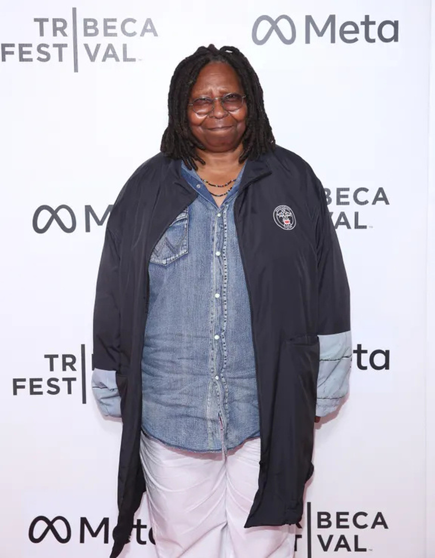 Whoopi Goldberg Attends AMI Show During 2025 Paris Fashion Week, Sparking Fan Discussion – Photos