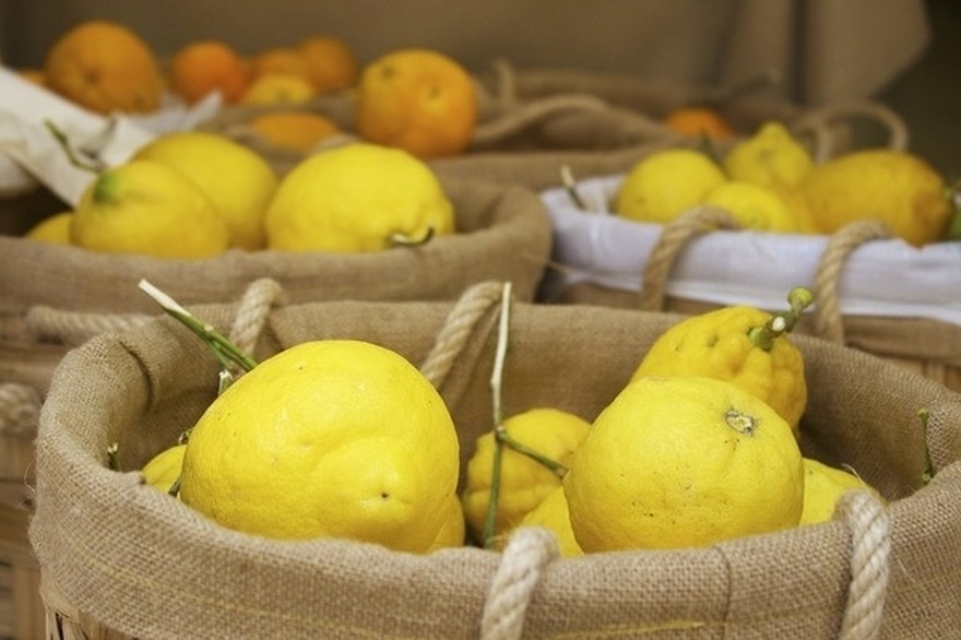 Why some people sleep with lemons on their nightstand