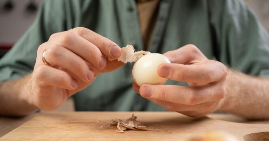 He ate 700 eggs in one month: Here’s what happened to his body