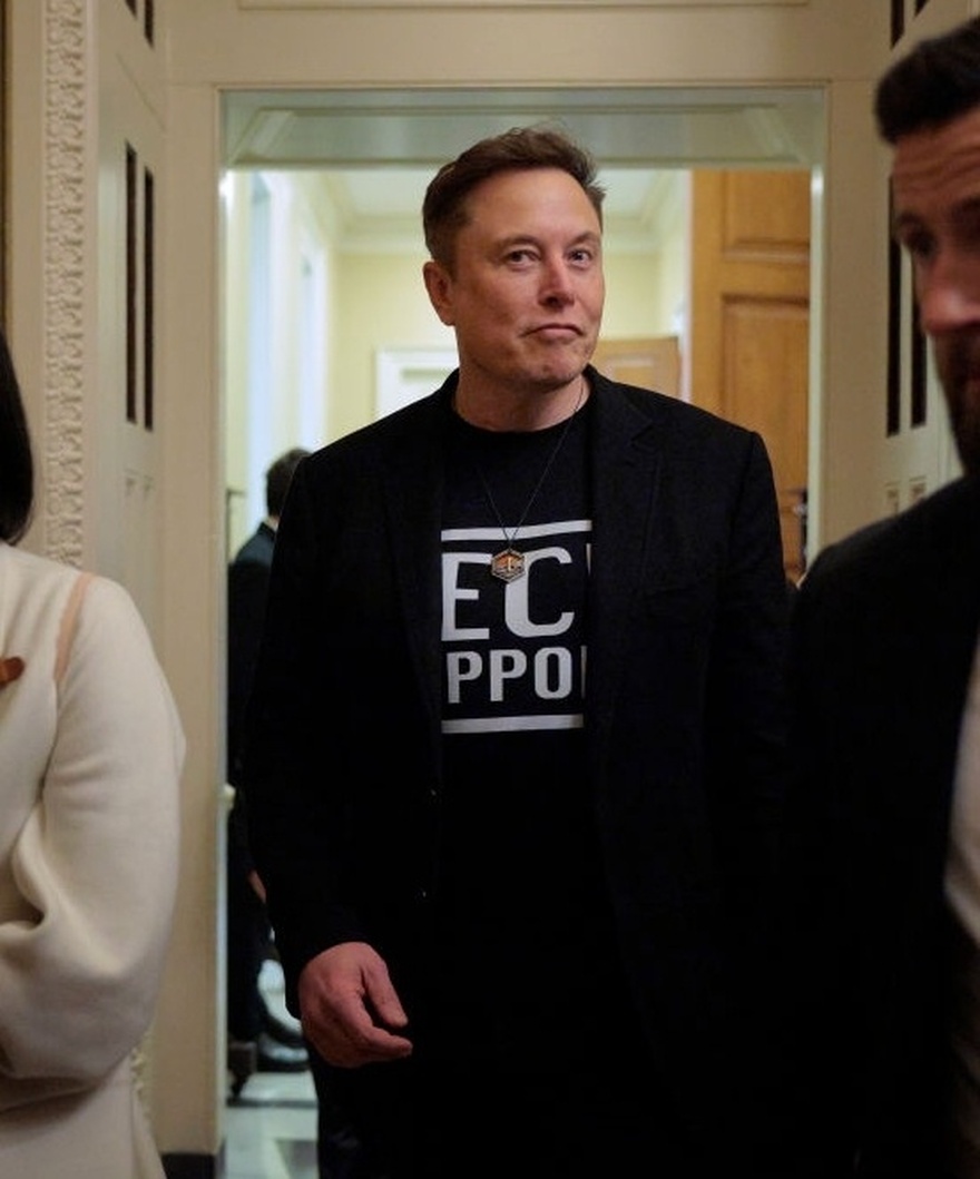 White House addresses ‘double standards’ for Elon Musk after Zelenskyy was criticized for not wearing a suit to meet Trump