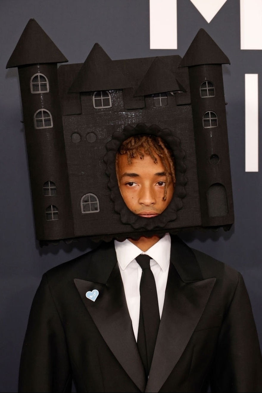 Ricky Gervais’ brutal joke about Jaden Smith and mom Jada leaves fans thinking he’s ‘going to get a slap from Will’