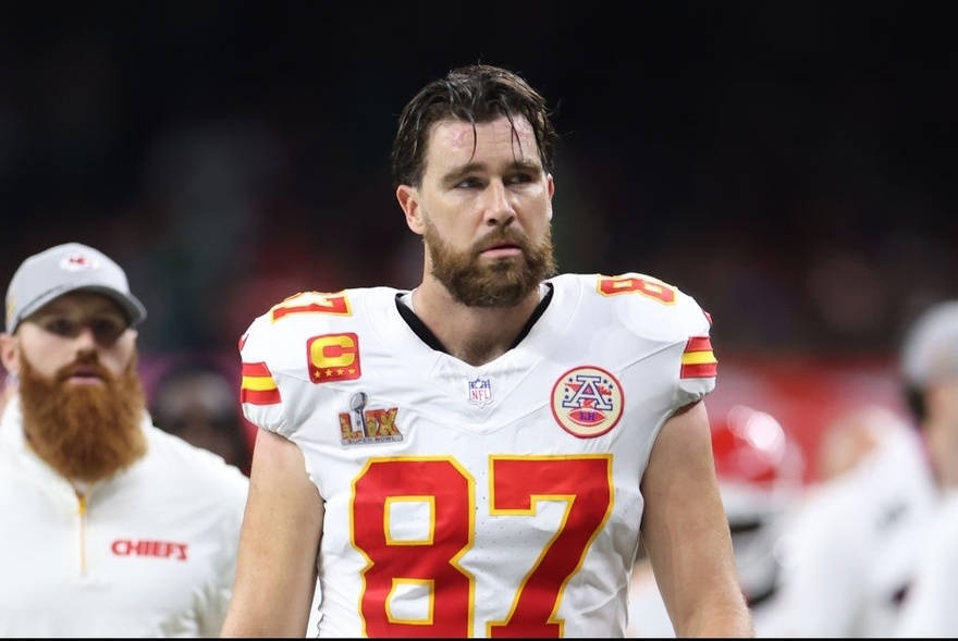 Super Bowl commentator makes brutal comment about Travis Kelce while Taylor Swift was on screen