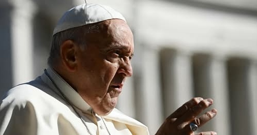 Pope Francis suffers 2 respiratory episodes and is back on ventilation