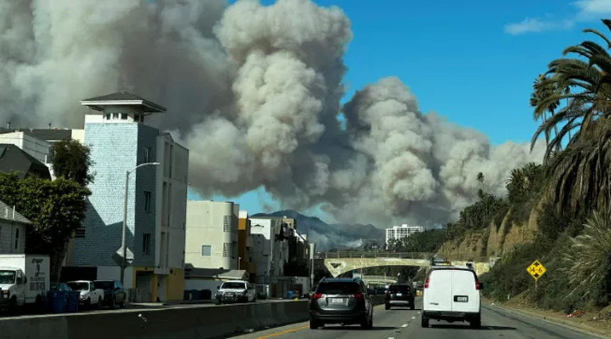 LA fires: 1,400 firefighters battling ‘unprecedented’ fires